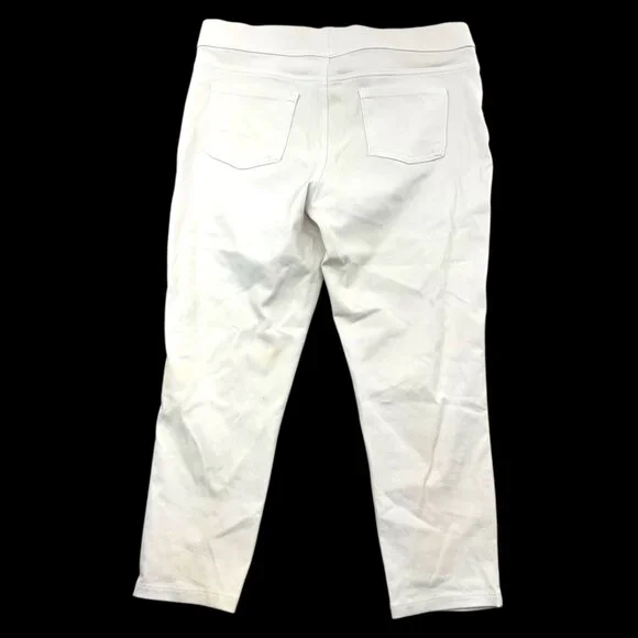 Time and Tru Pull On Capris - Picture 2 of 7